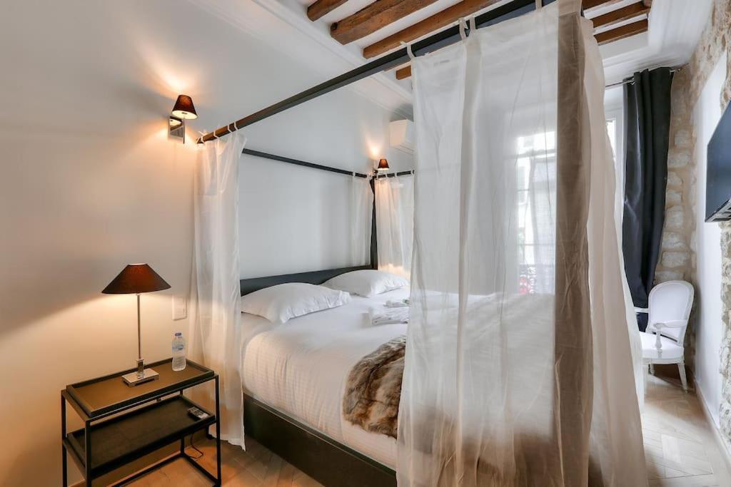 Appartement Le Luxe A La Francaise Au Coeur De Paris